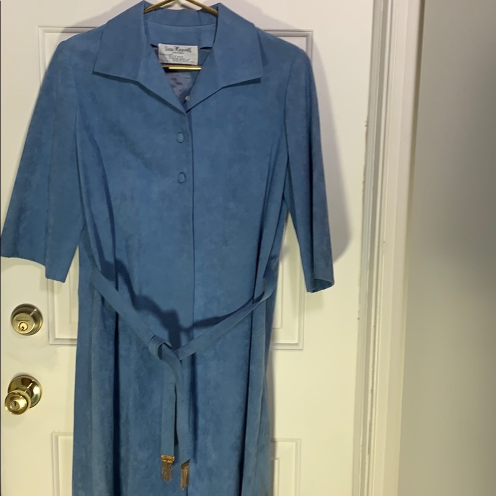 Woman’s Spring coat - Picture 3 of 3